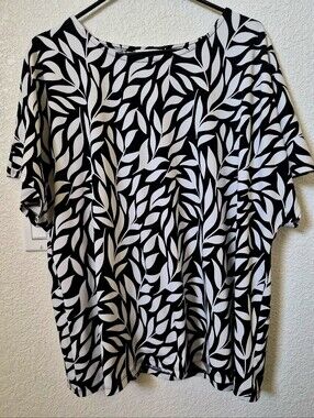 Black & White Leaf Print Short Sleeve Top